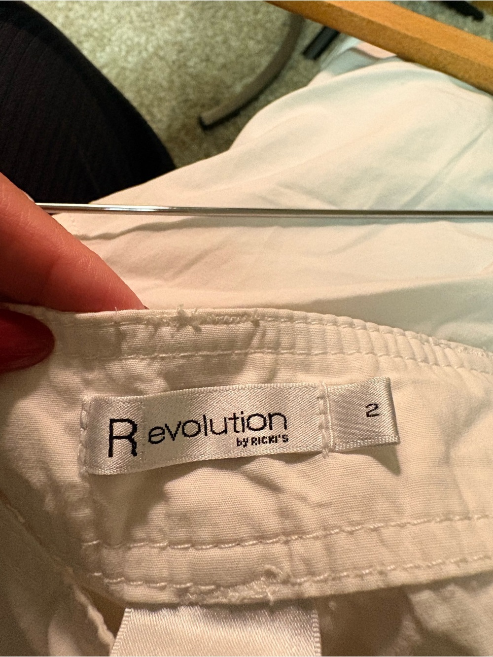 560. Ricki's Cream Cargo Capri Pants - Picture 2 of 4